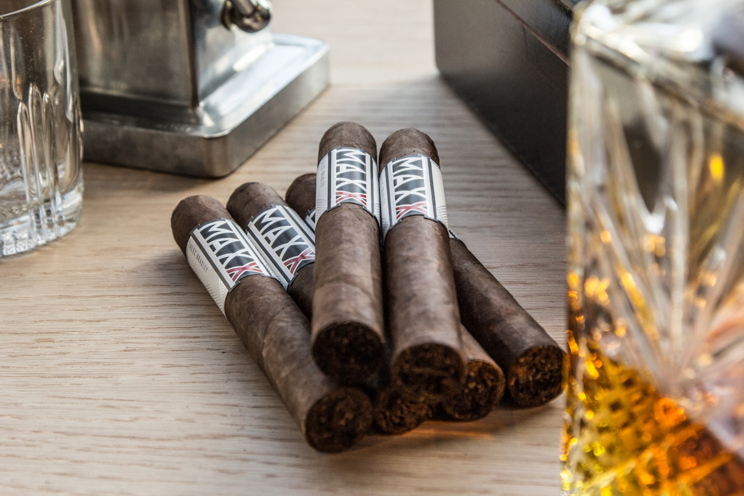 How to Pair Cigars with Fine Beverages
